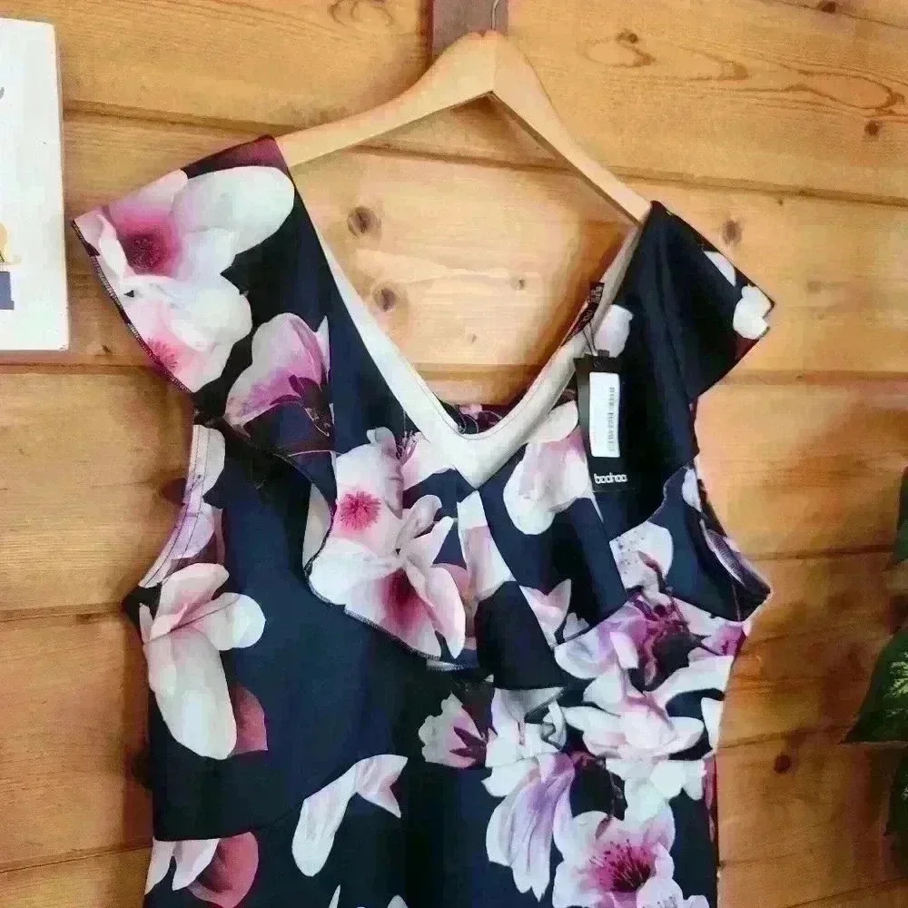 Boohoo 💜NWT Wedding Guest Dress - Picture 2 of 8